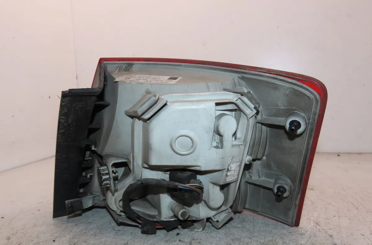 Feu arrière gauche Audi A4 B7 Avant (8ED) 2.0 tdi 16v (2004-2008) occasion
