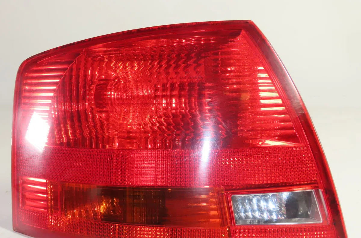 Feu arrière gauche Audi A4 B7 Avant (8ED) 2.7 tdi (2006-2008) occasion