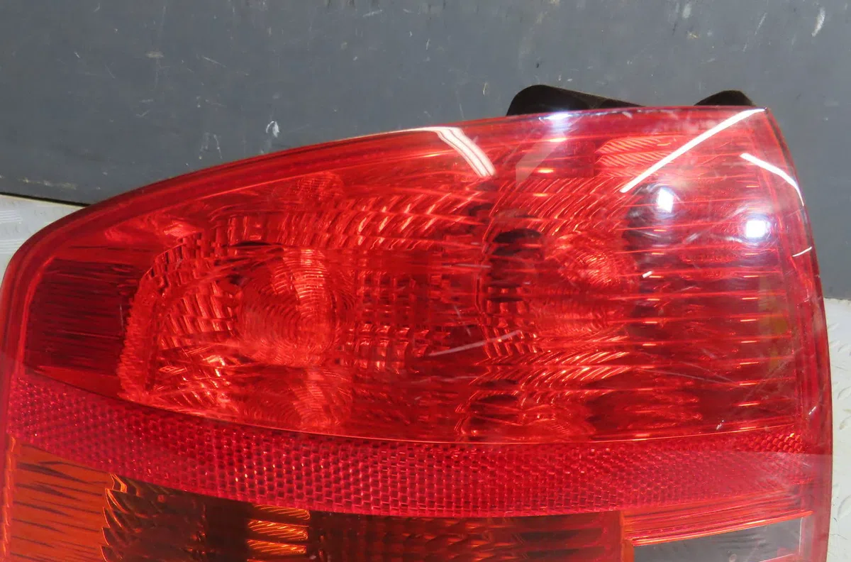 Feu arrière gauche AUDI A4 occasion