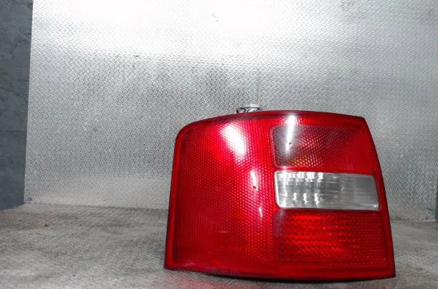 Feu arrière gauche AUDI A6 2  A6 2 AVANT PHASE 2 BREAK occasion