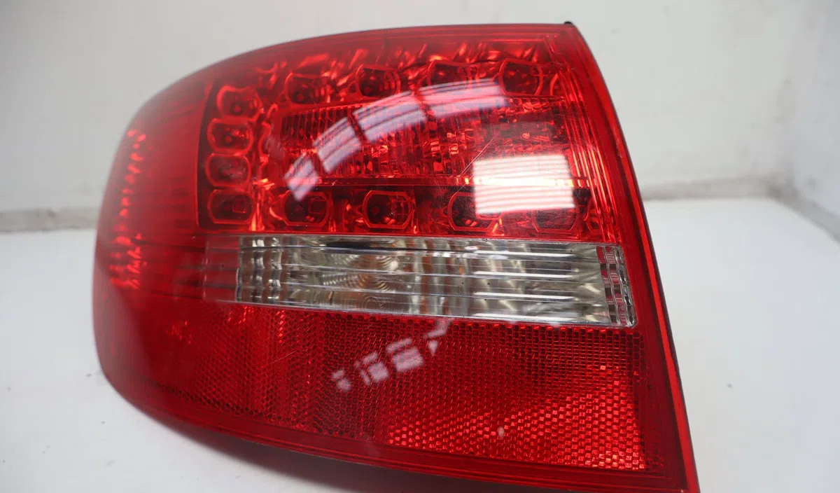 Feu arrière gauche Audi A6 Allroad C6 (4FH) 3.0 tdi quattro (2006-2008) occasion