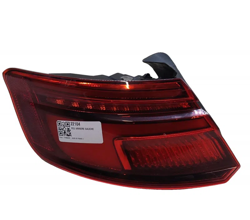FEU ARRIERE GAUCHE AUDI S3 8V4945091