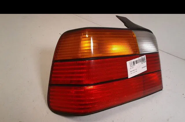 Feu arrière gauche Bmw 3 (E36) 316 i (1991-1993) occasion