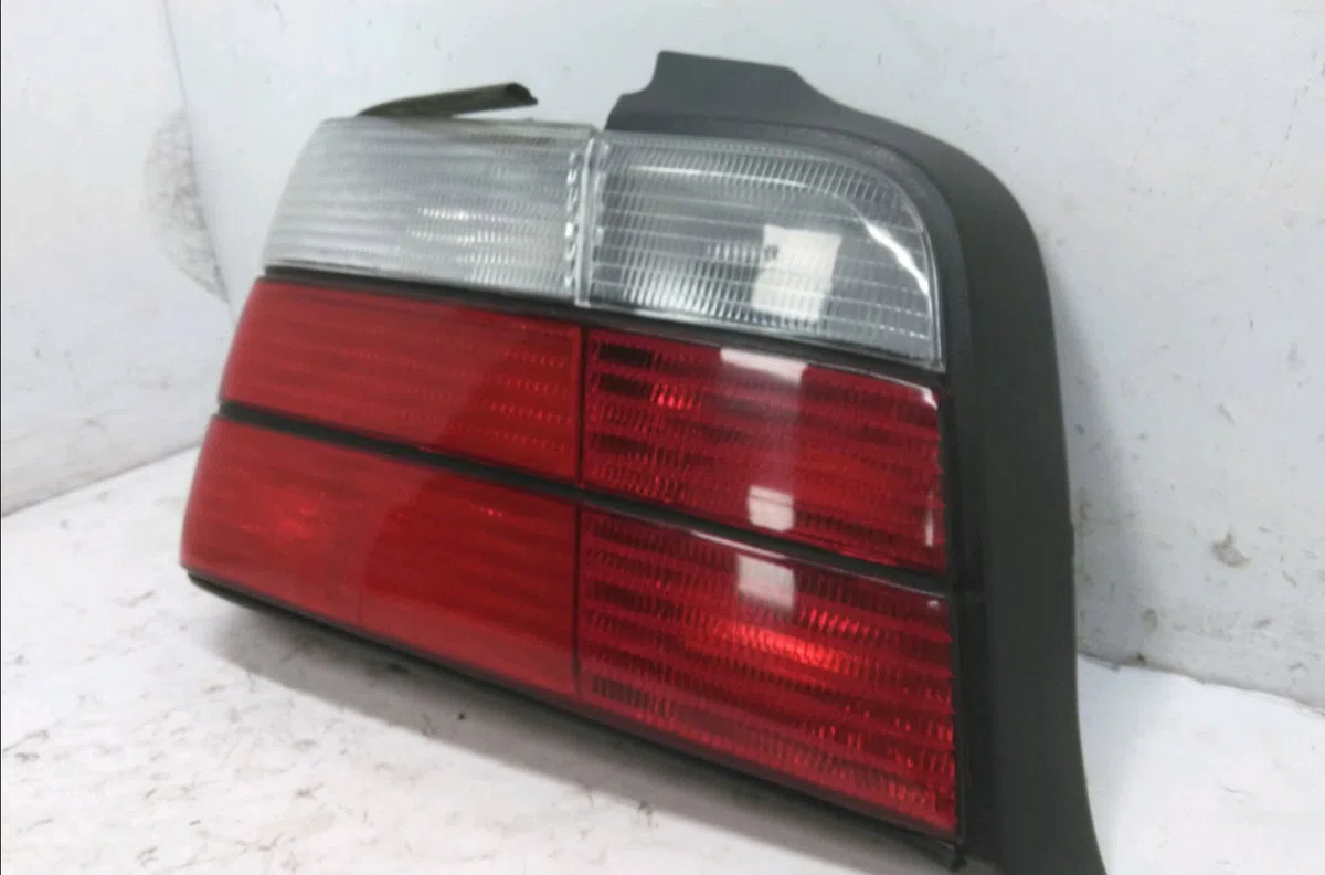 Feu arrière gauche Bmw 3 (E36) 318 i (1990-1993) occasion
