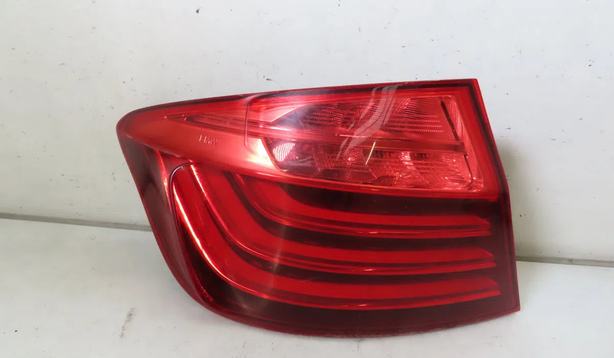 Feu arrière gauche Bmw 5 (F10) 520 d (2010-2014) occasion
