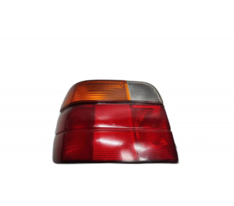 FEU ARRIERE GAUCHE BMW SERIE 3 82199402924