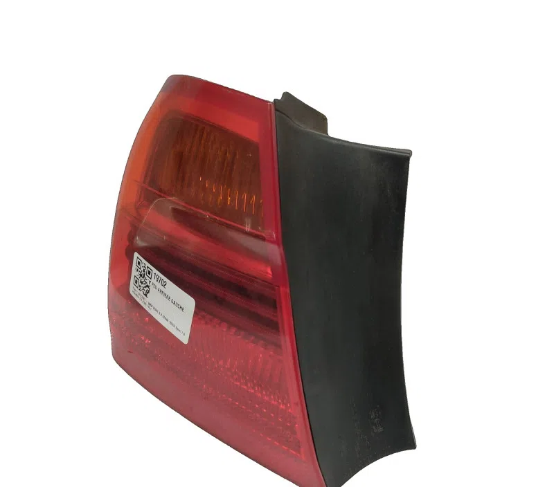 FEU ARRIERE GAUCHE BMW SERIE 3 V 63216937457