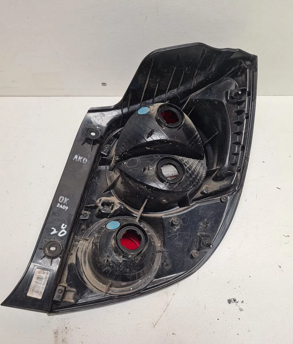 Feu arrière gauche Chevrolet AVEO 3-5 portes (T300) 1.3 d (2011-2015) occasion