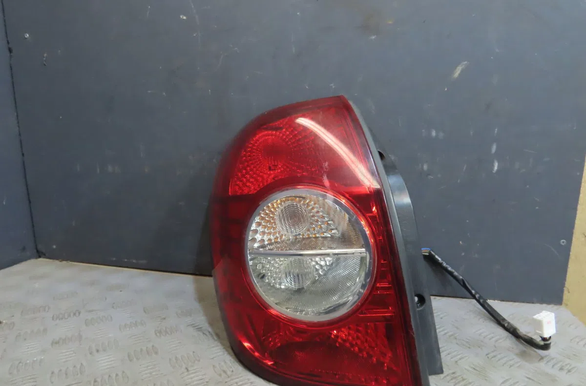 Feu arrière gauche Chevrolet CAPTIVA (C100, C140) 2.0 d 4wd (2006-2009) occasion