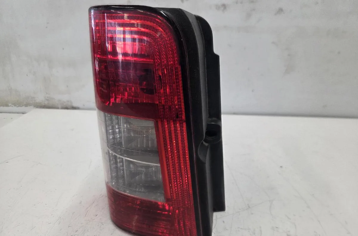 Feu arrière gauche CITROEN BERLINGO 1 PHASE 2 occasion