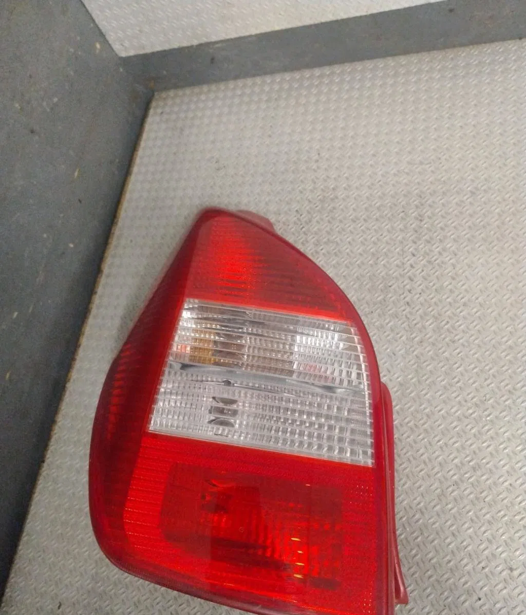 Feu arrière gauche CITROEN C2  C2 PHASE 2 occasion