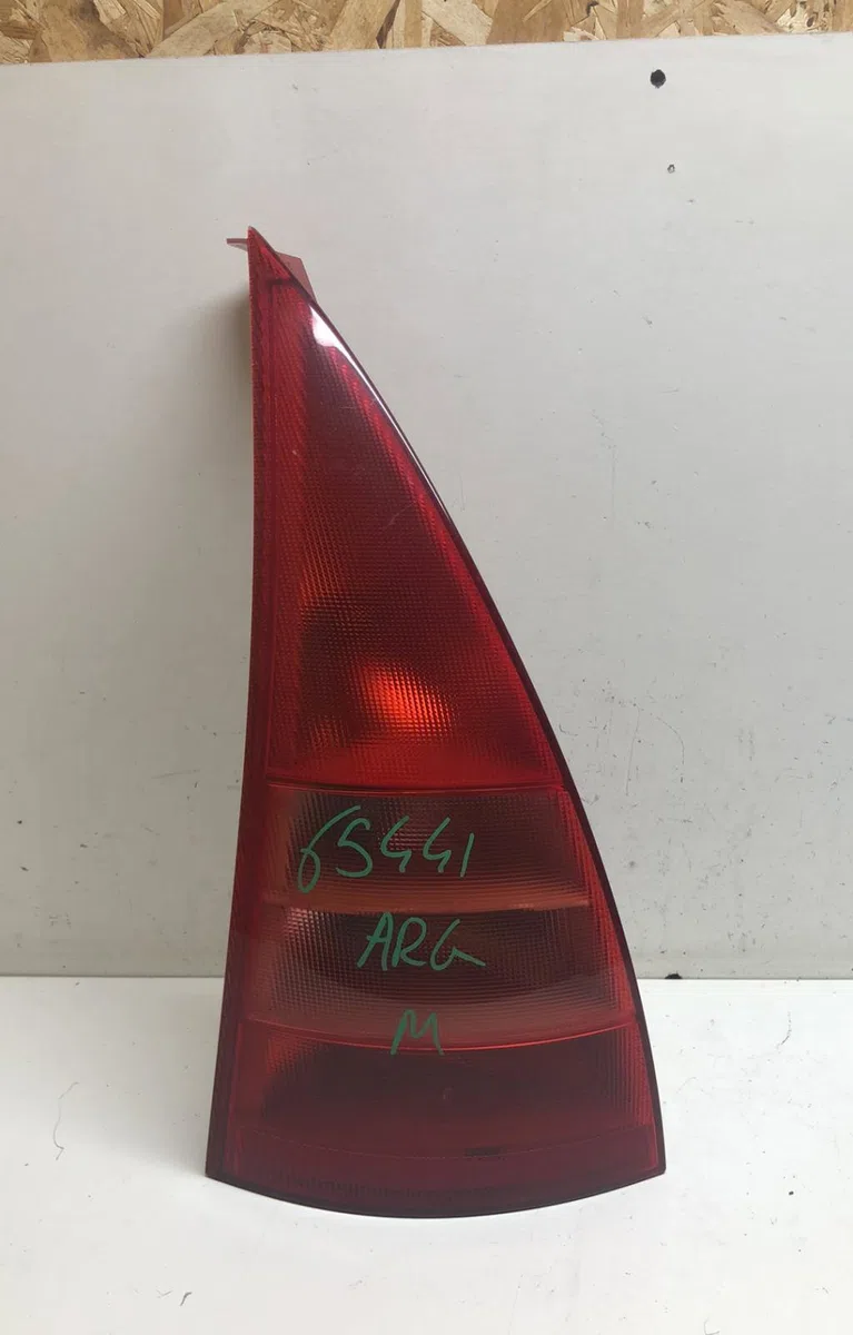 Feu arrière gauche Citroen C3 I (FC_, FN_) 1.1 i (2002) 5 portes occasion