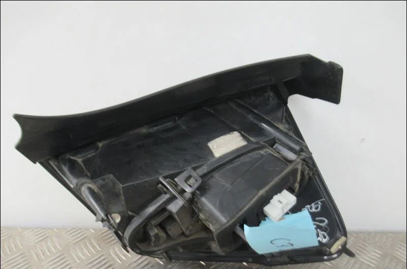 Feu arrière gauche Citroen C3 II (SC_) 1.6 bluehdi 75 (2015) occasion