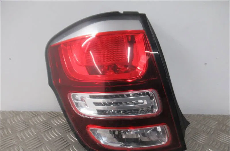 Feu arrière gauche Citroen C3 II (SC_) 1.6 bluehdi 75 (2015) occasion