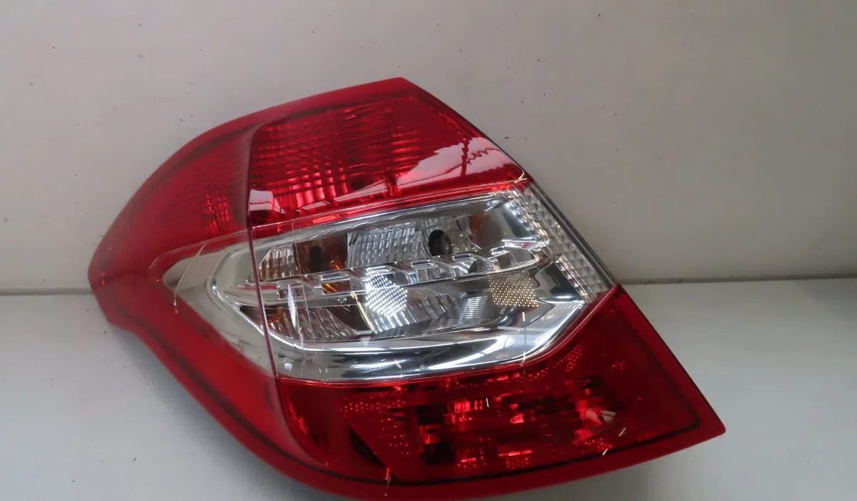 Feu arrière gauche CITROEN C4 2015 occasion