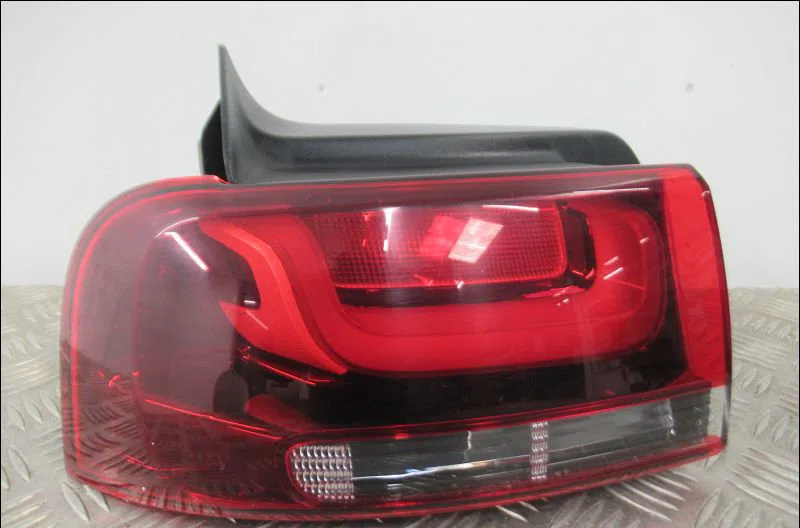 Feu arrière gauche Citroen C4 CACTUS 1.2 thp 110 (2014) occasion