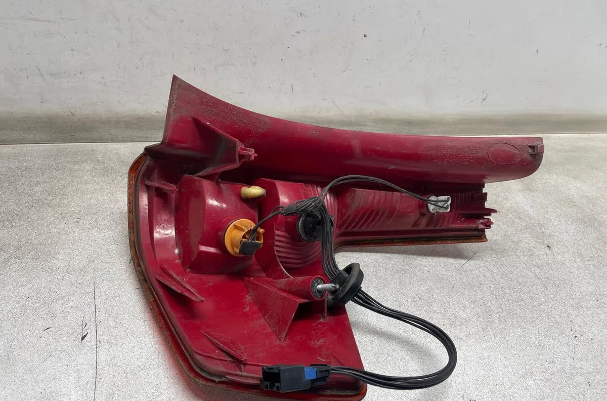 Feu arrière gauche Citroen C4 I (LC_) 1.4 16v (2004-2011) occasion