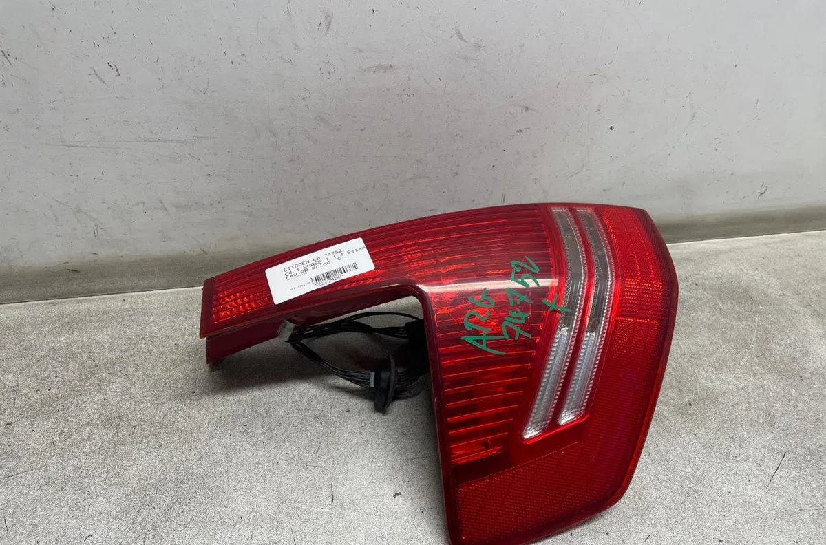 Feu arrière gauche Citroen C4 I (LC_) 1.4 16v (2004-2011) occasion