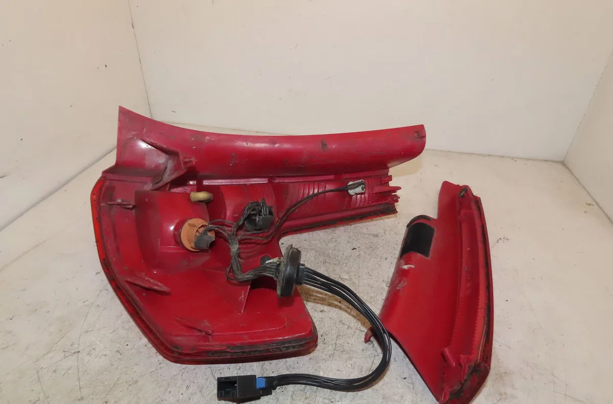 Feu arrière gauche Citroen C4 I (LC_) 1.6 16v (2004-2011) 5 portes occasion