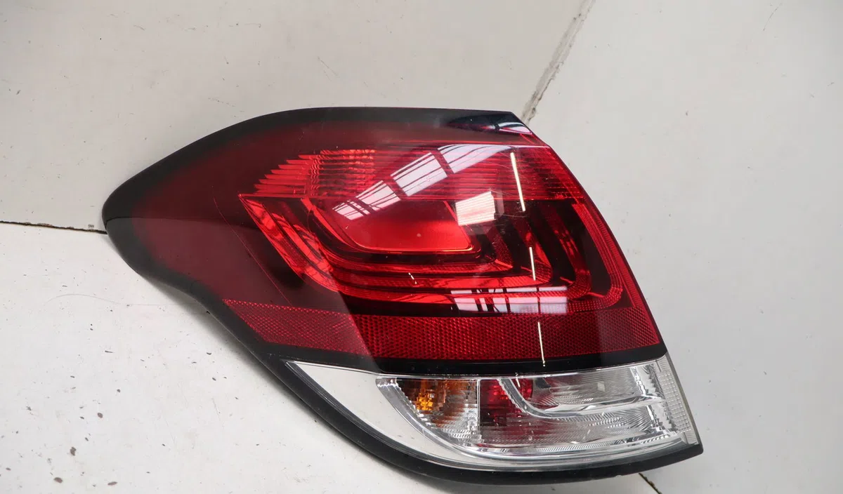 Feu arrière gauche Citroen C4 II (NC_) 1.2 thp 130 (2014) occasion