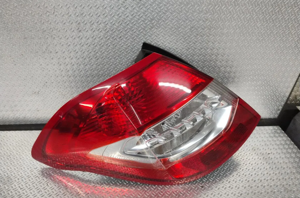 Feu arrière gauche Citroen C4 II (NC_) 1.4 vti 95 (2009) occasion