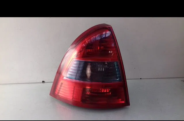 Feu arrière gauche Citroen C5 II (RC_) 3.0 v6 (rcxfuf) (2004-2008) occasion