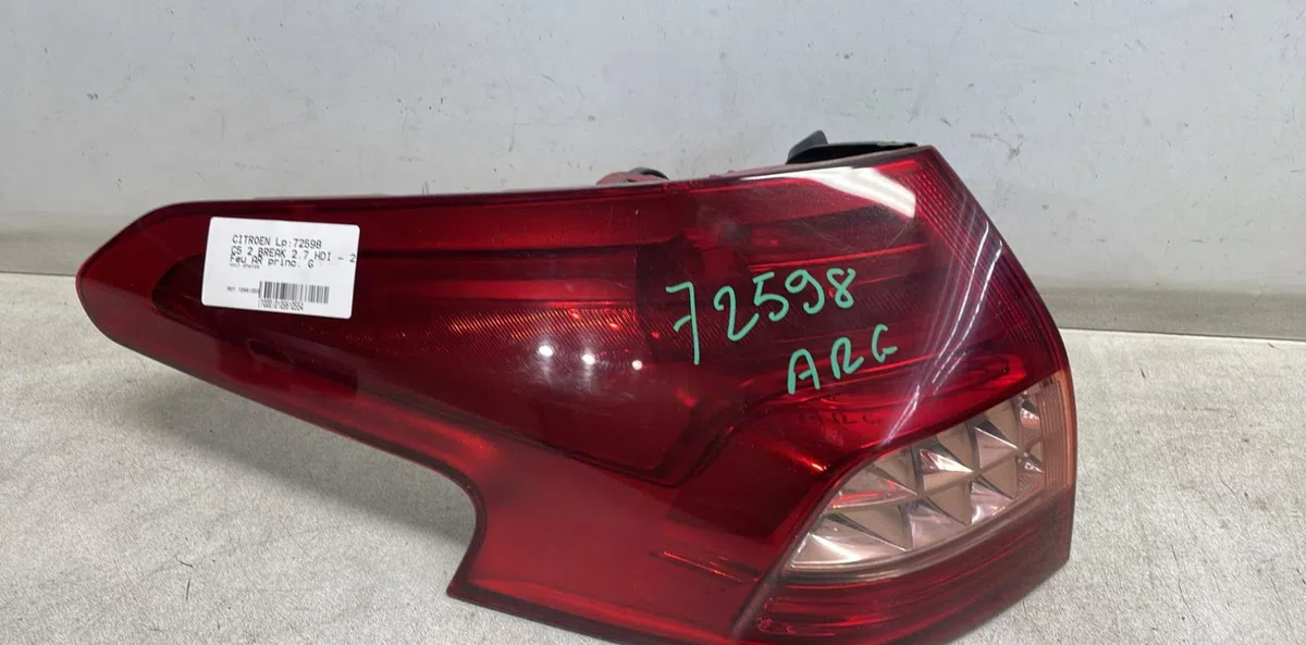 Feu arrière gauche Citroen C5 III Break (RW_) 2.7 hdi (2008) occasion