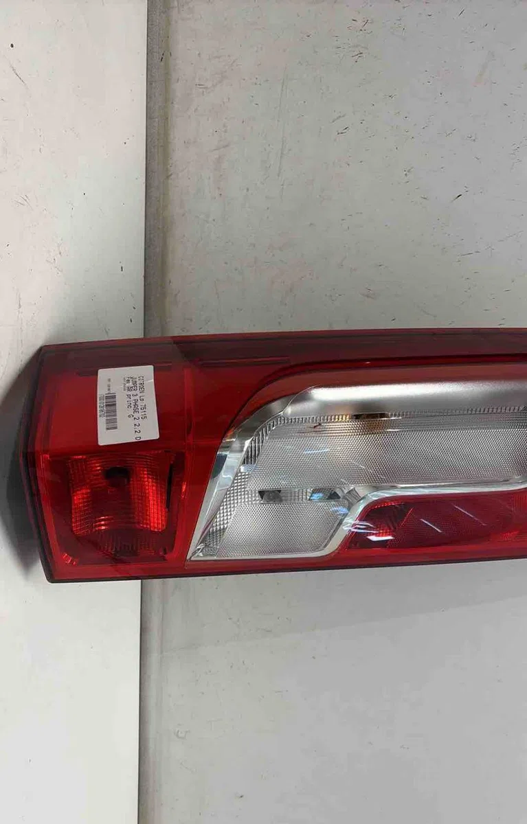Feu arrière gauche Citroen JUMPER Camionnette 2.2 bluehdi 140 (2019) occasion
