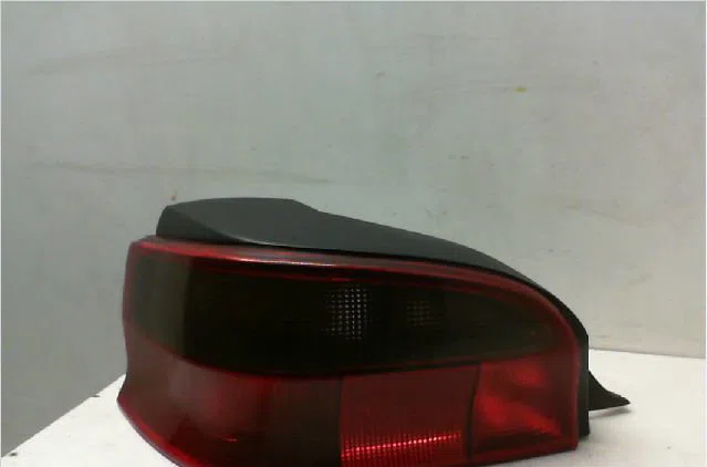 Feu arrière gauche CITROEN SAXO  1.4i occasion