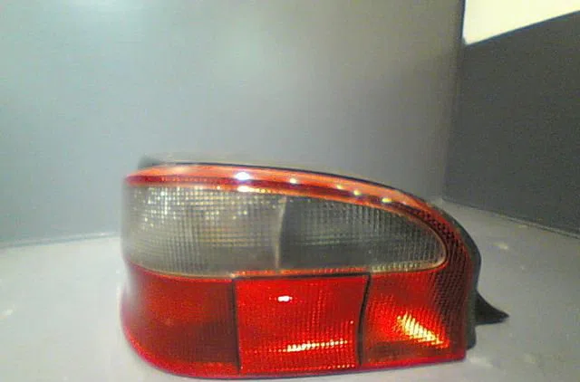 Feu arrière gauche CITROEN SAXO 1999 occasion