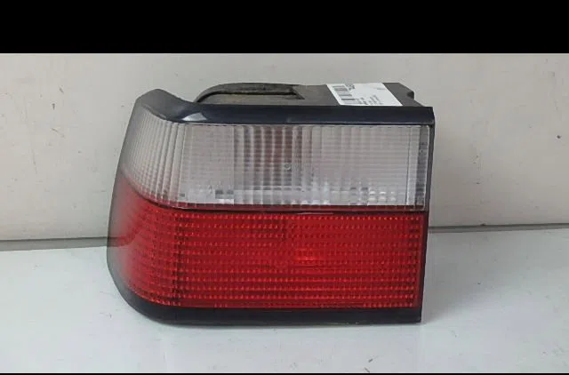 Feu arrière gauche CITROEN XANTIA 2000 occasion