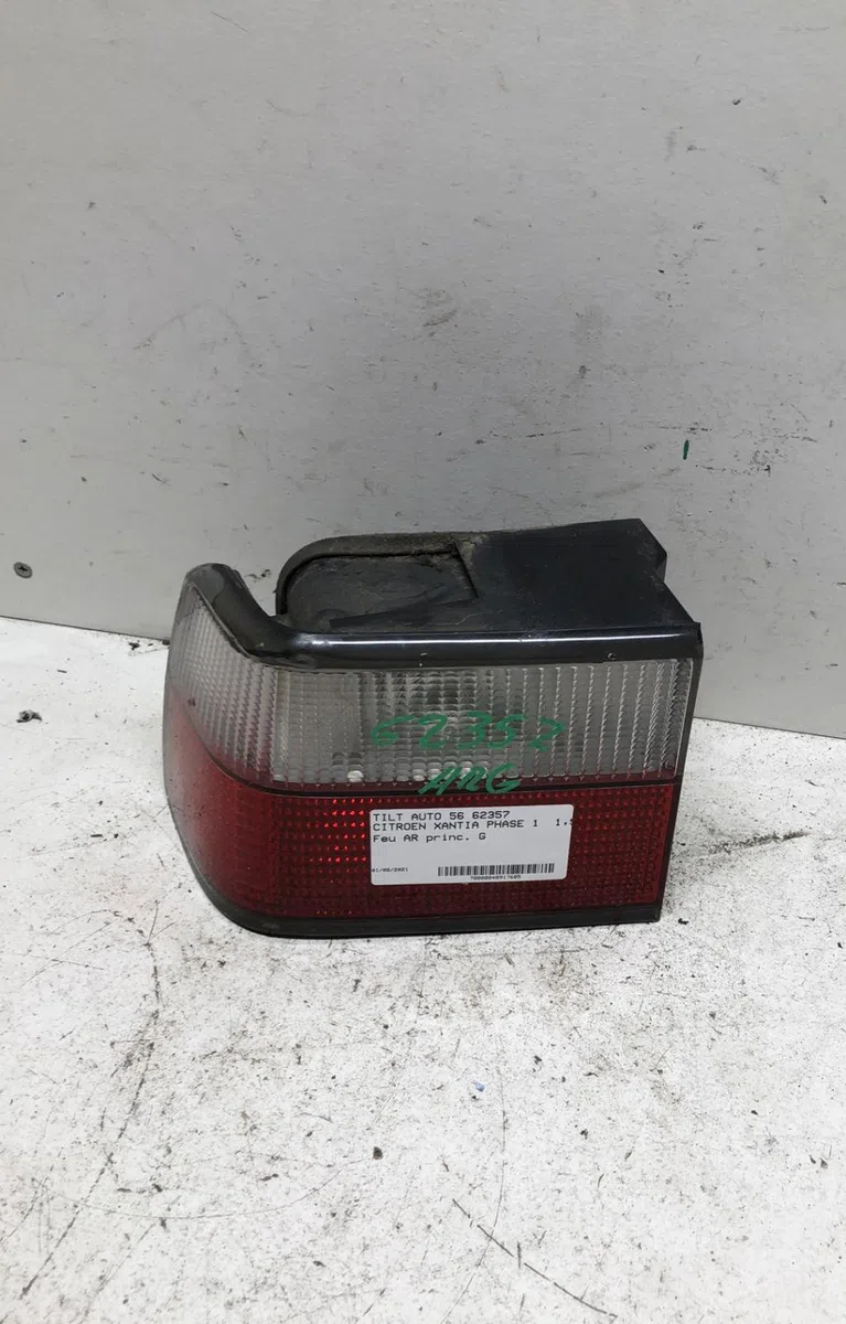 Feu arrière gauche Citroen XANTIA (X1_, X2_) 1.9 turbo d (1993-2003) occasion
