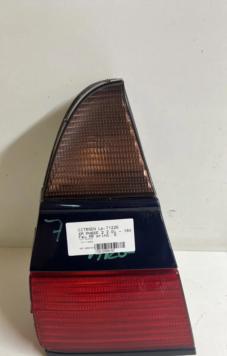 Feu arrière gauche Citroen XM (Y4) 2.0 i 16v (1994-2000) occasion