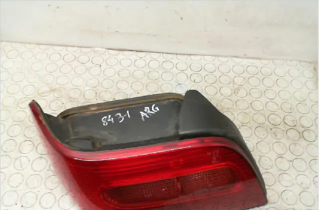 Feu arrière gauche Citroën XSARA Coupé (N0) 1.4 i (1998-2005) 3 portes occasion