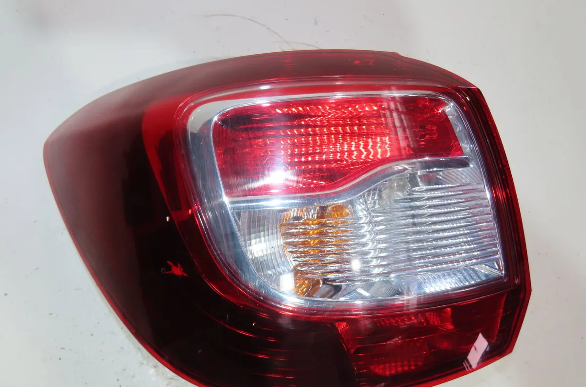 Feu arrière gauche Dacia SANDERO II 1.5 dci (2012) 5 portes occasion