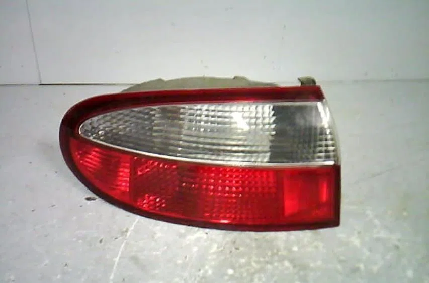 Feu arrière gauche Daewoo LANOS (KLAT) 1.5 (1997) occasion