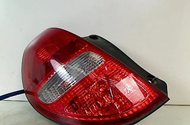 Feu arrière gauche DAIHATSU SIRION I 2003 occasion
