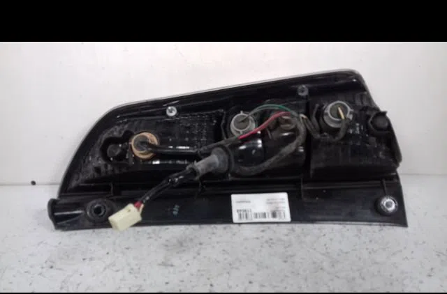 Feu arrière gauche Daihatsu SIRION (M3_) 1.0 (2005-2013) occasion