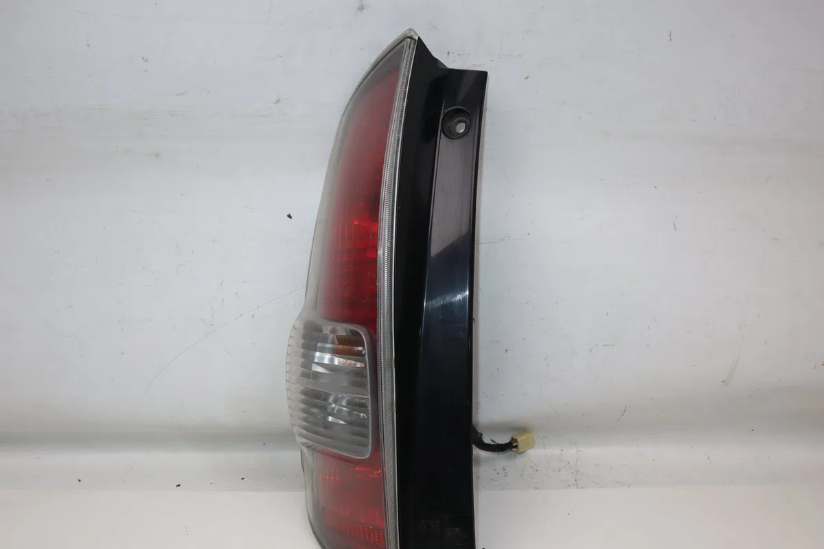 Feu arrière gauche Daihatsu SIRION (M3_) 1.0 (2005-2013) occasion