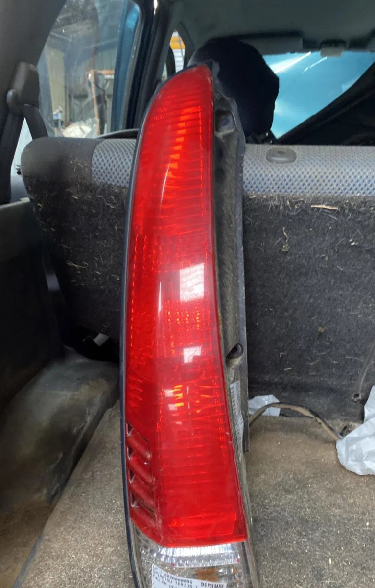 Feu arrière gauche DAIHATSU TERIOS 1 occasion