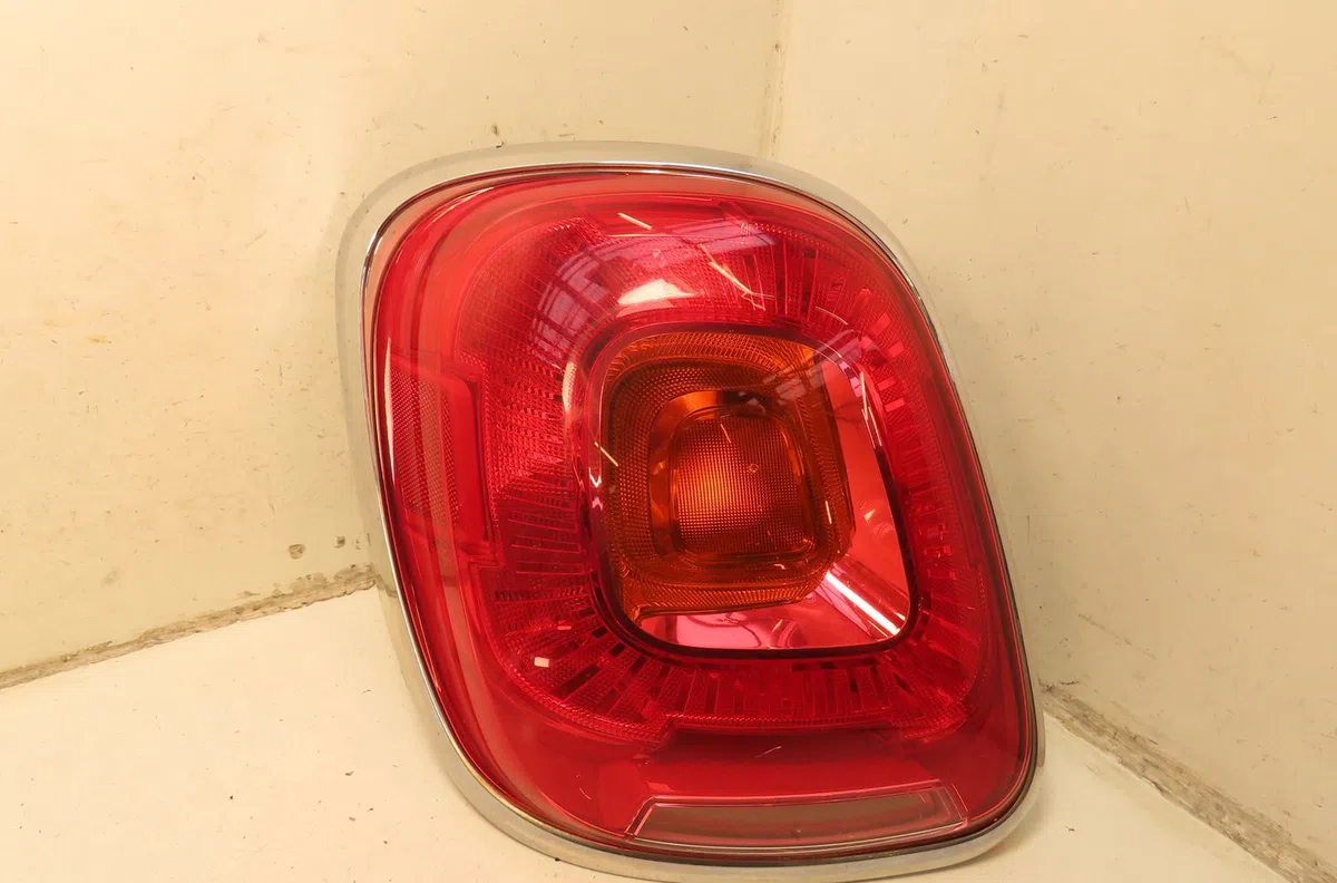 Feu arrière gauche Fiat 500X (334_) 1.3 d multijet (334axh1a) (2014) occasion