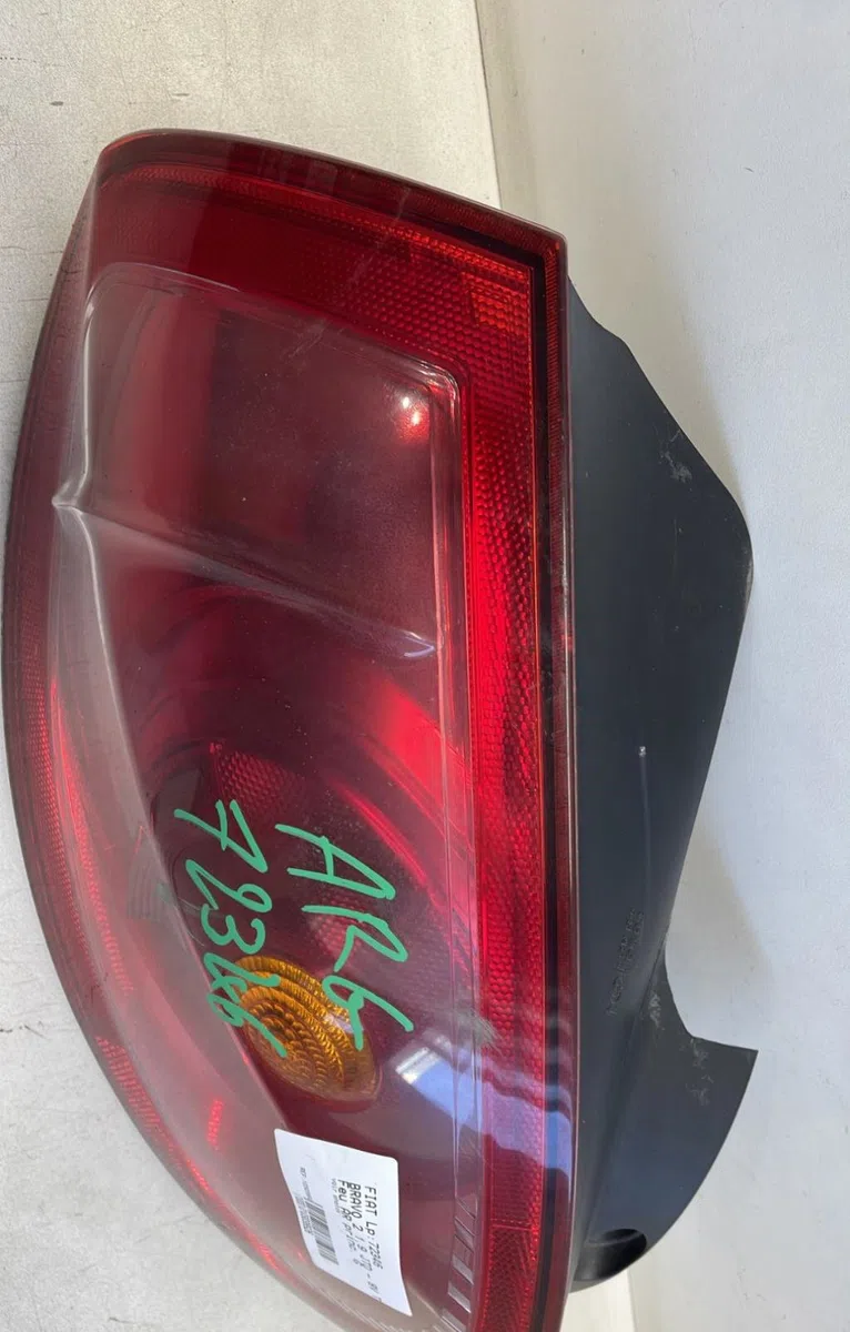 Feu arrière gauche Fiat BRAVO II (198_) 1.9 d multijet (198axb1a) (2007-2014) occasion