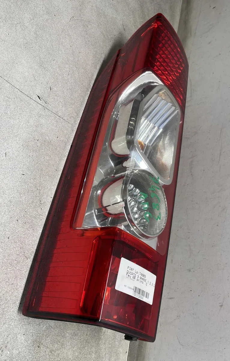 Feu arrière gauche Fiat DUCATO Camionnette (250_) 130 multijet 2,3 d (2011) occasion