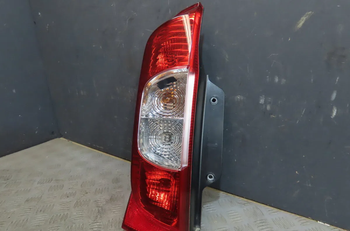 Feu arrière gauche Fiat FIORINO Camionnette-Monospace (225_) 1.3 d multijet (225bxd1a, 225bxb1a, 225bxb11) (2007) occasi