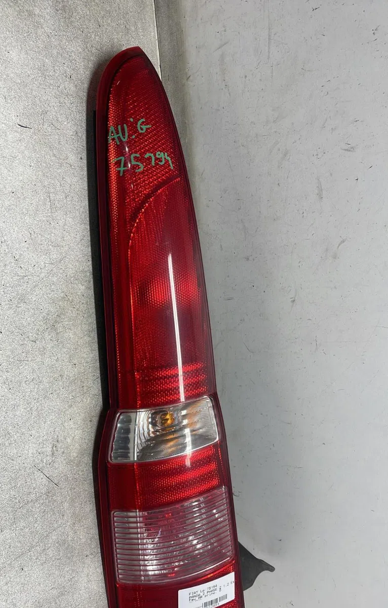 Feu arrière gauche Fiat PANDA (169_) 1.2 (169axf2a, 169axf1a) (2010-2013) occasion