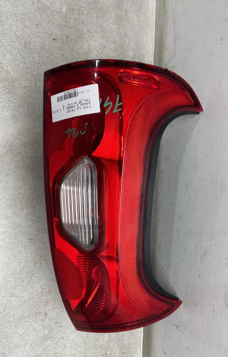 Feu arrière gauche Fiat PANDA (312_, 319_) 1.3 d multijet (312pxl1a) (2012) occasion