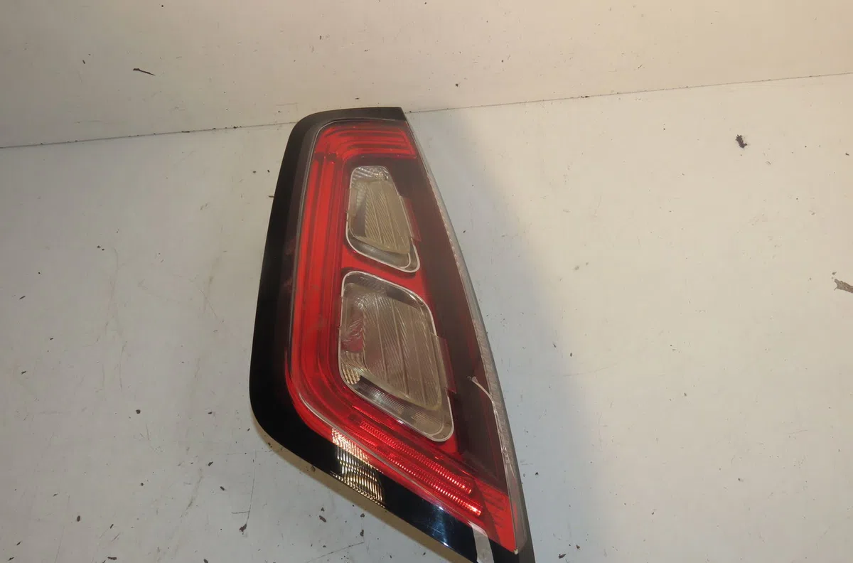 Feu arrière gauche Fiat PUNTO EVO (199_) 1.3 d multijet (199axc1a, 199bxc1a, 199axt1a, 199bxt1a) (2009-2012) 3 portes oc