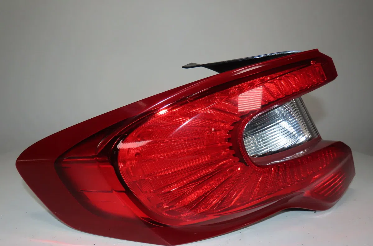 Feu arrière gauche Fiat TIPO A trois volumes (356_, 357_) 1.4 (356sxa1b) (2015-2020) occasion