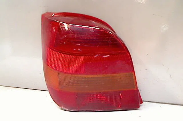 Feu arrière gauche FORD FIESTA III  1.8 D occasion