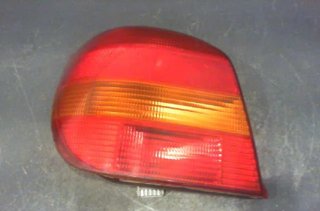 Feu arrière gauche Ford FIESTA III (GFJ) 1.8 d (1989-1995) occasion